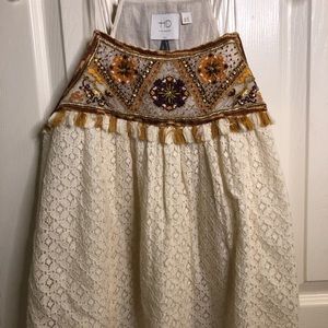 Anthroplogie embroidered top